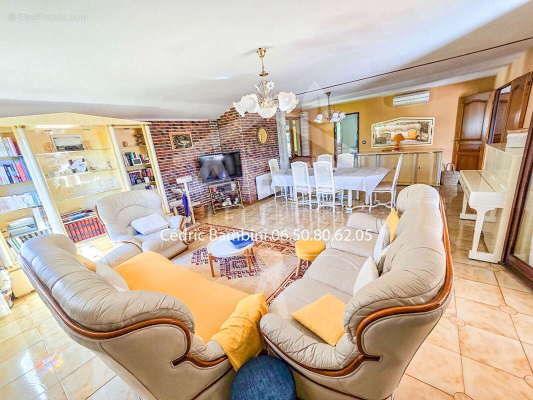 Maison à SAINT-MAXIMIN-LA-SAINTE-BAUME