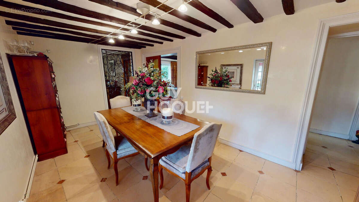 Maison à COURSON-MONTELOUP