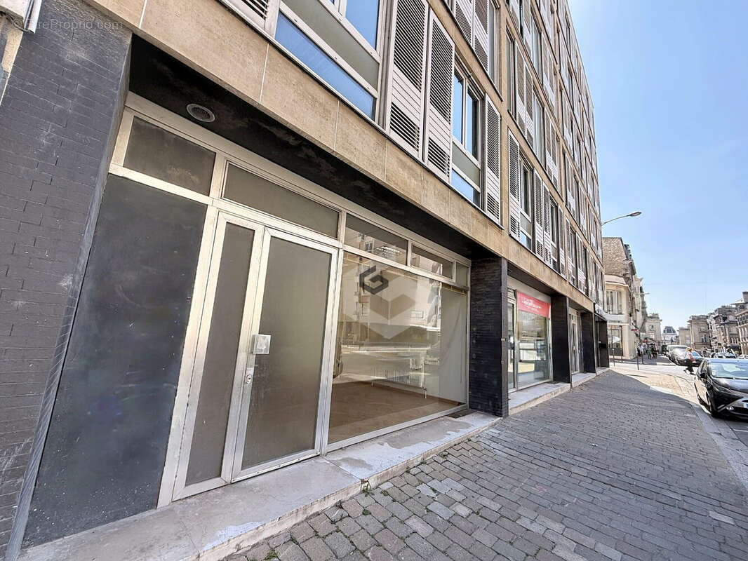 Commerce 183 m² à Reims  - photo 2