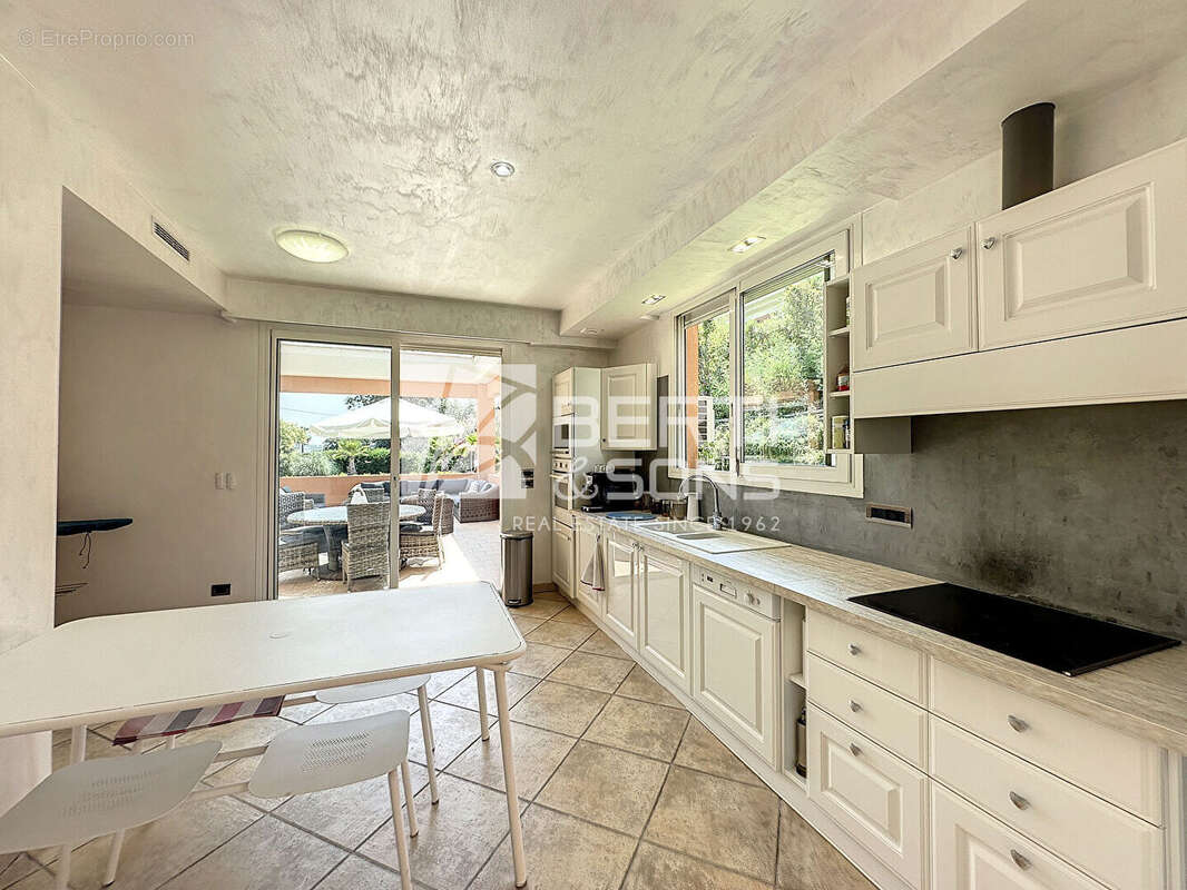 Mandelieu dans domaine prestigieux  - villa de plain-pied - photo 5