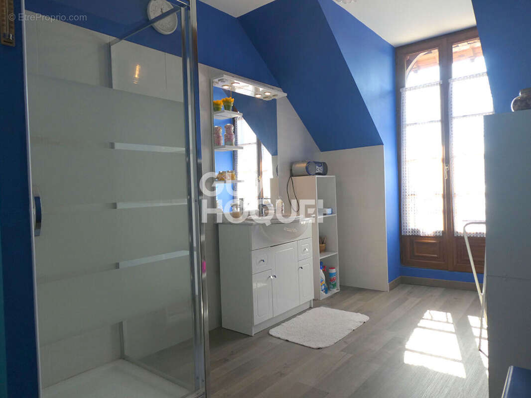 Maison à CHEMILLY-SUR-YONNE