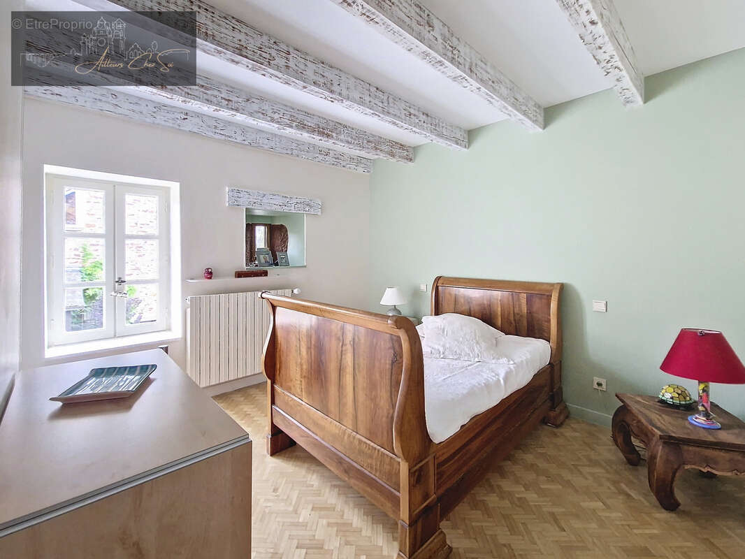 À Vendre - Maison en Pierres avec Cachet et Matériaux de Qualité - photo 8