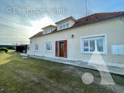 Maison à VILLETTE-SUR-AUBE