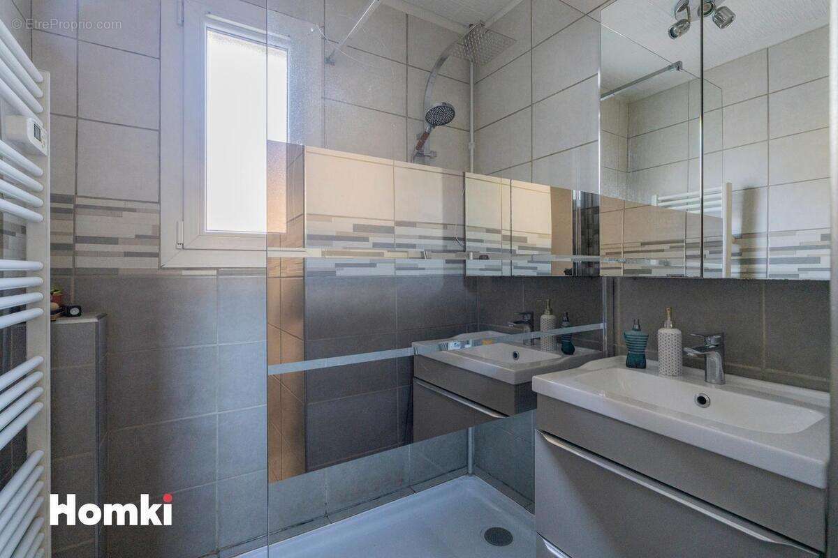 Appartement à MARSEILLE-9E