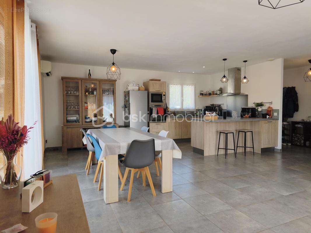 Maison contemporaine de plain-pied – 105 m² – 4 chambres – Piscine – Terrain de 875 m² - photo 2
