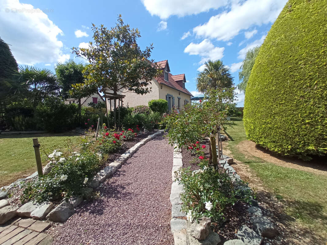 Maison à LE NEUBOURG