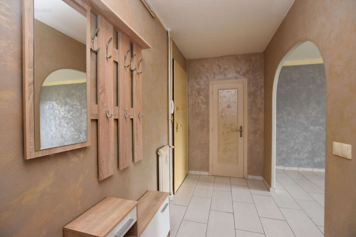 F3 de 75 m² avec garage, ascenseur et balcon - photo 11