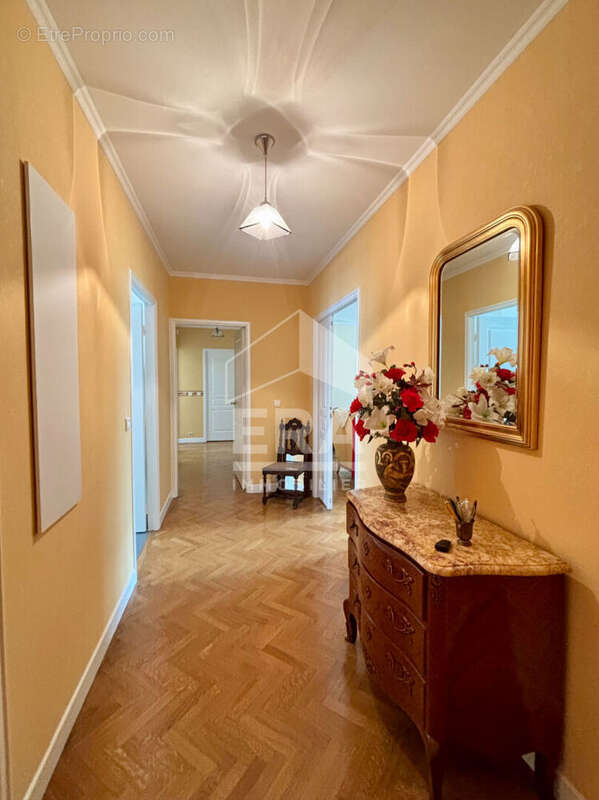 Appartement à LEVALLOIS-PERRET