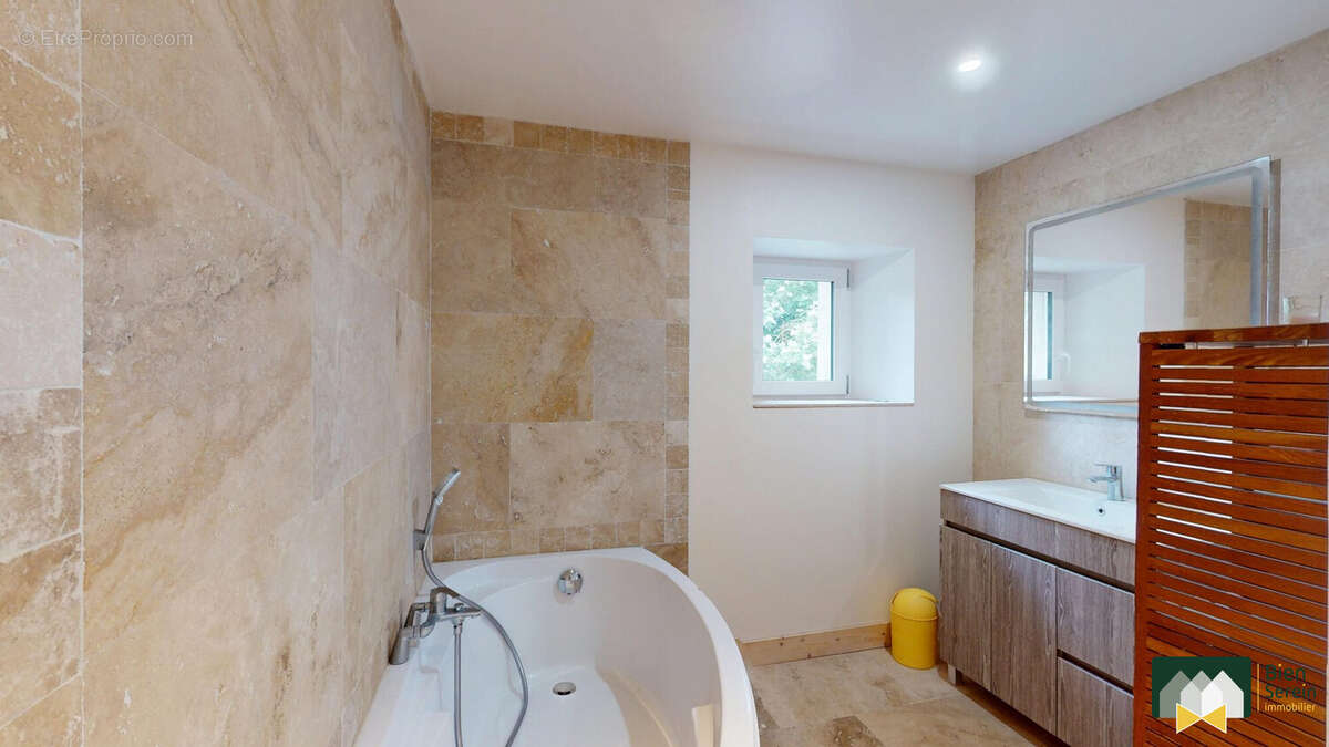 Maison 140 m² à Brunelles  - photo 9