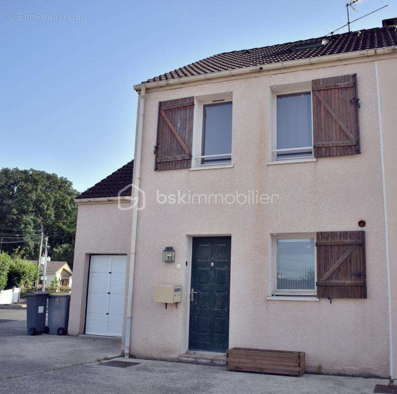 Maison accolée d’un côté / 4 chambres - photo 3