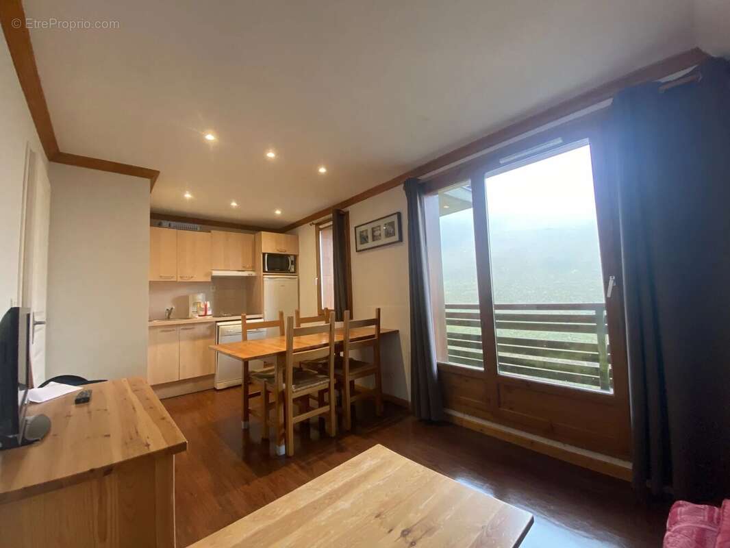 Appartement à COMPAINS