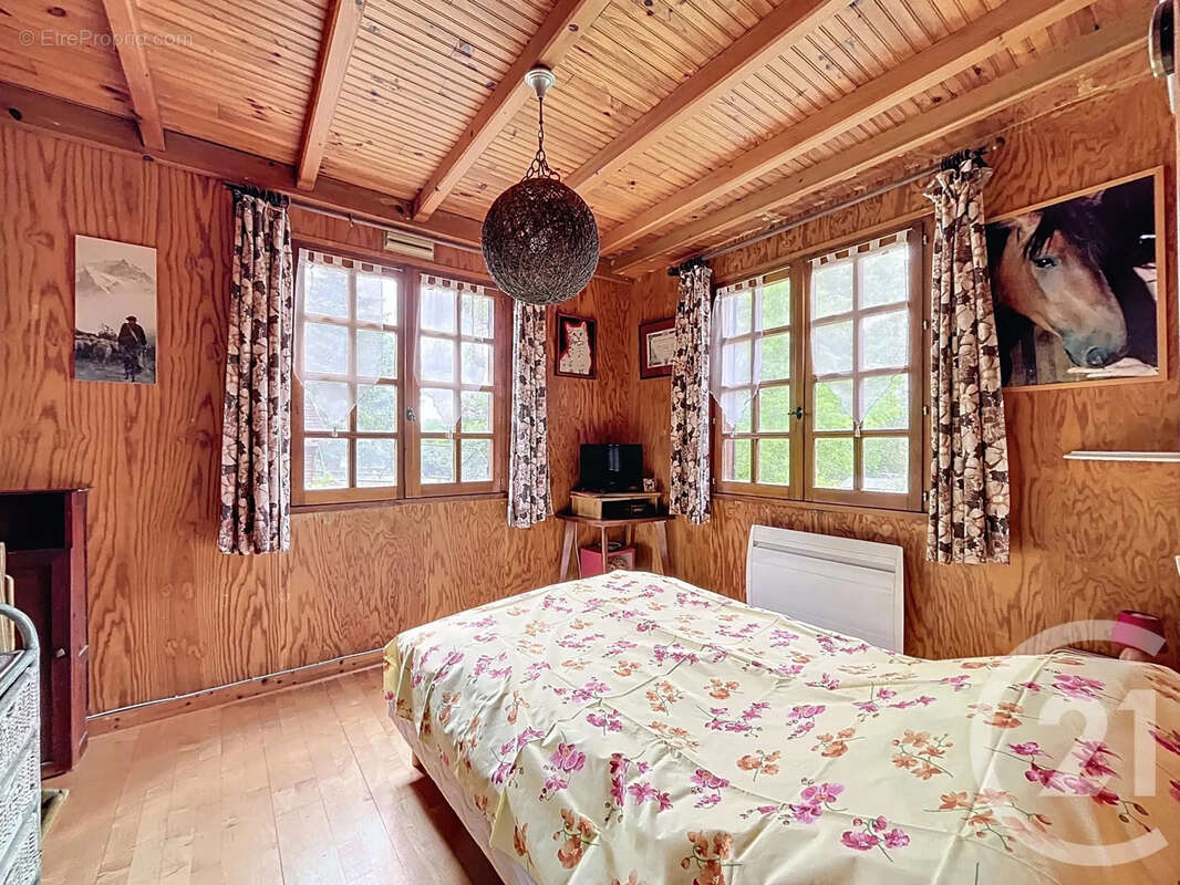 Maison à THORIGNY-SUR-OREUSE