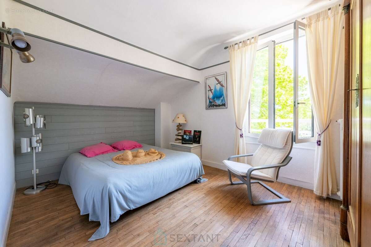 Voici une propriété au calme et à proximité de tout ! - photo 17