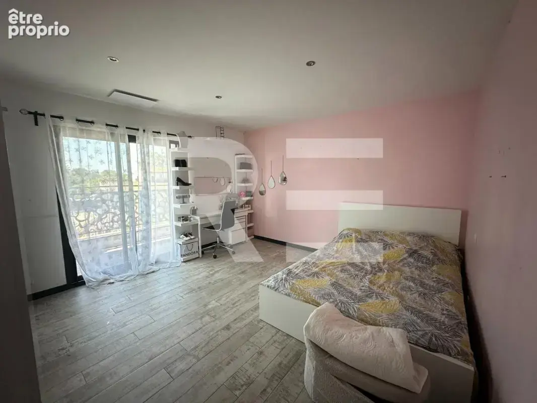 Villa d'exception 317 m2 avec piscine à Aigues-Mortes - photo 9