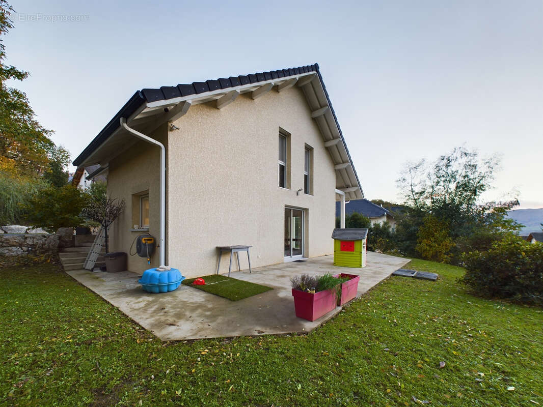 Maison à VIVIERS-DU-LAC