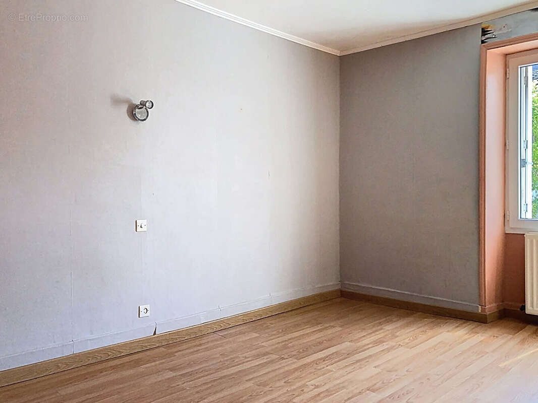 Maison à TOURNON-SAINT-MARTIN