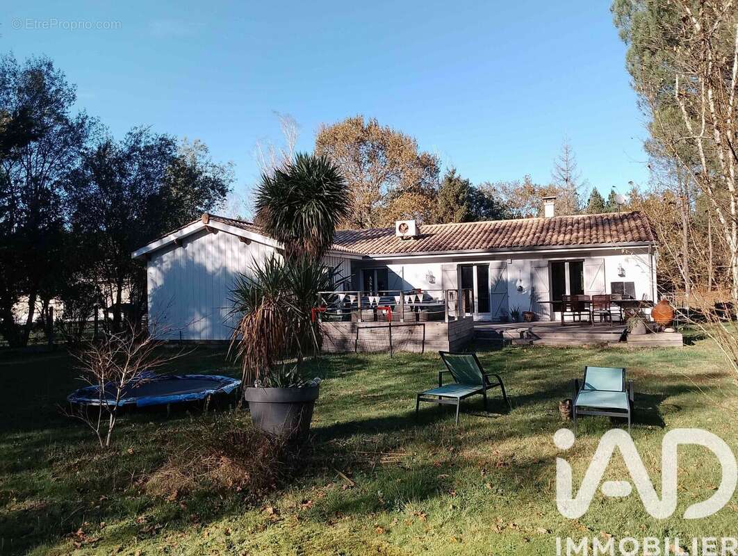 Photo 1 - Maison à LE TEMPLE