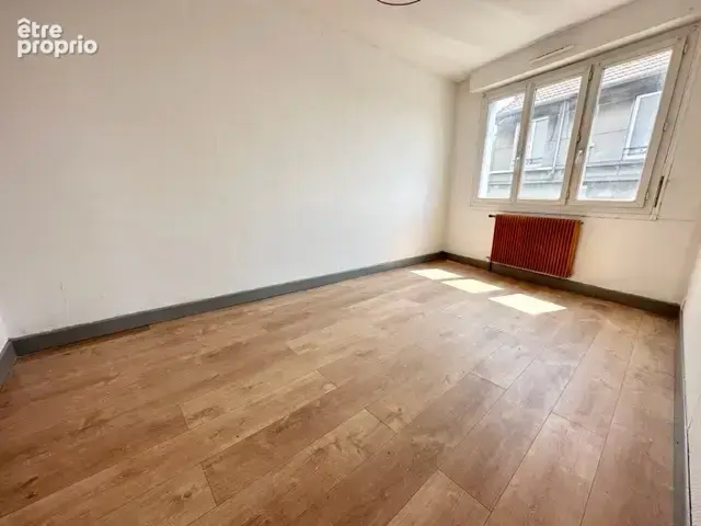 Maison de ville de 136 m2 4 chambres, Grande véranda et un appartement de de type 2 de 42 m2. 2 Garage - photo 5