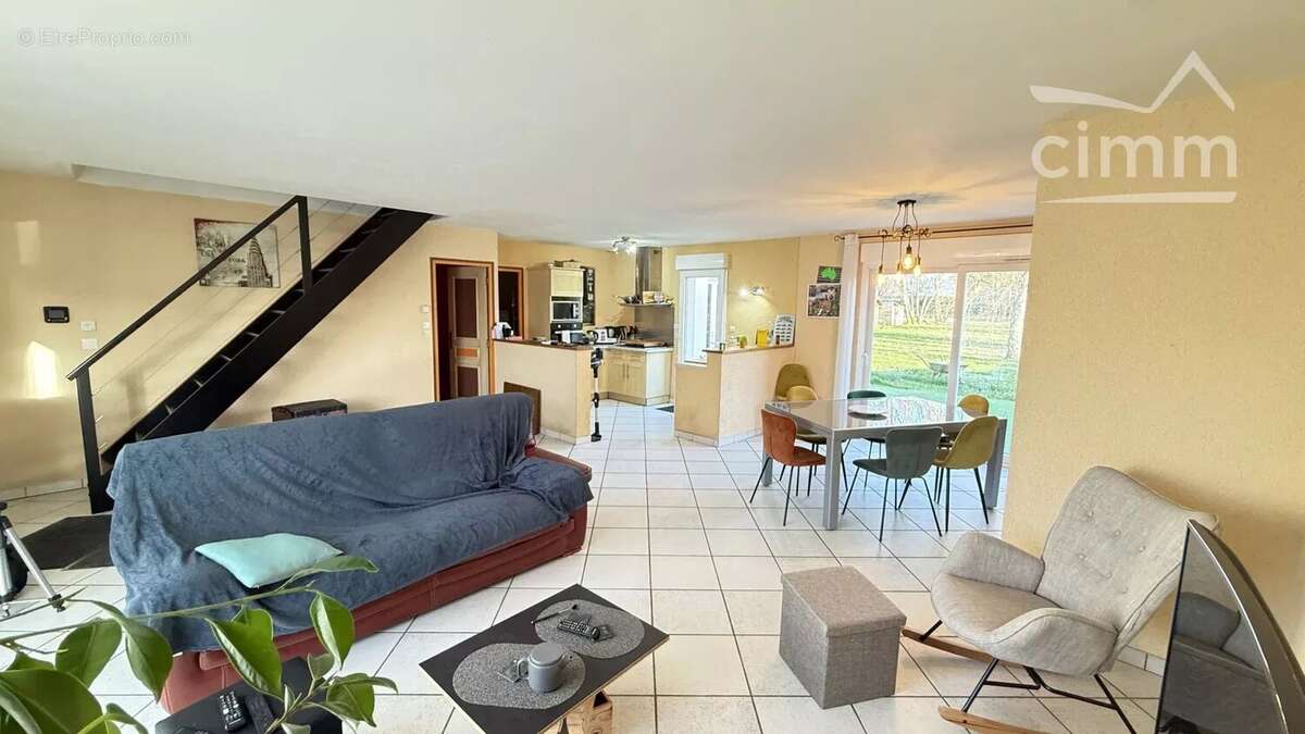 Maison à SAINT-DYE-SUR-LOIRE
