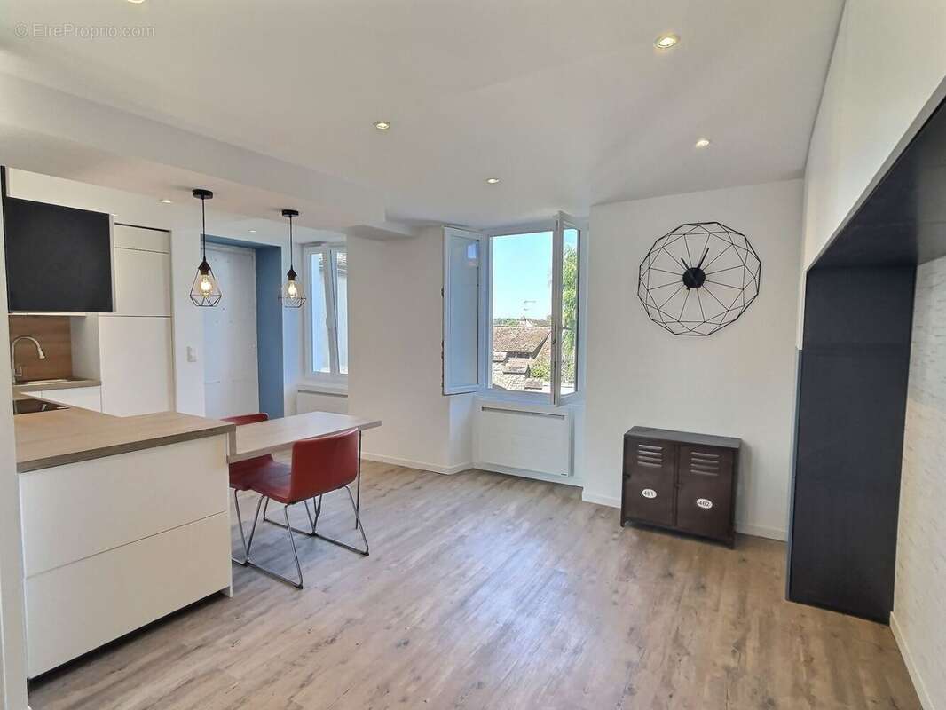 Appartement à MENNECY