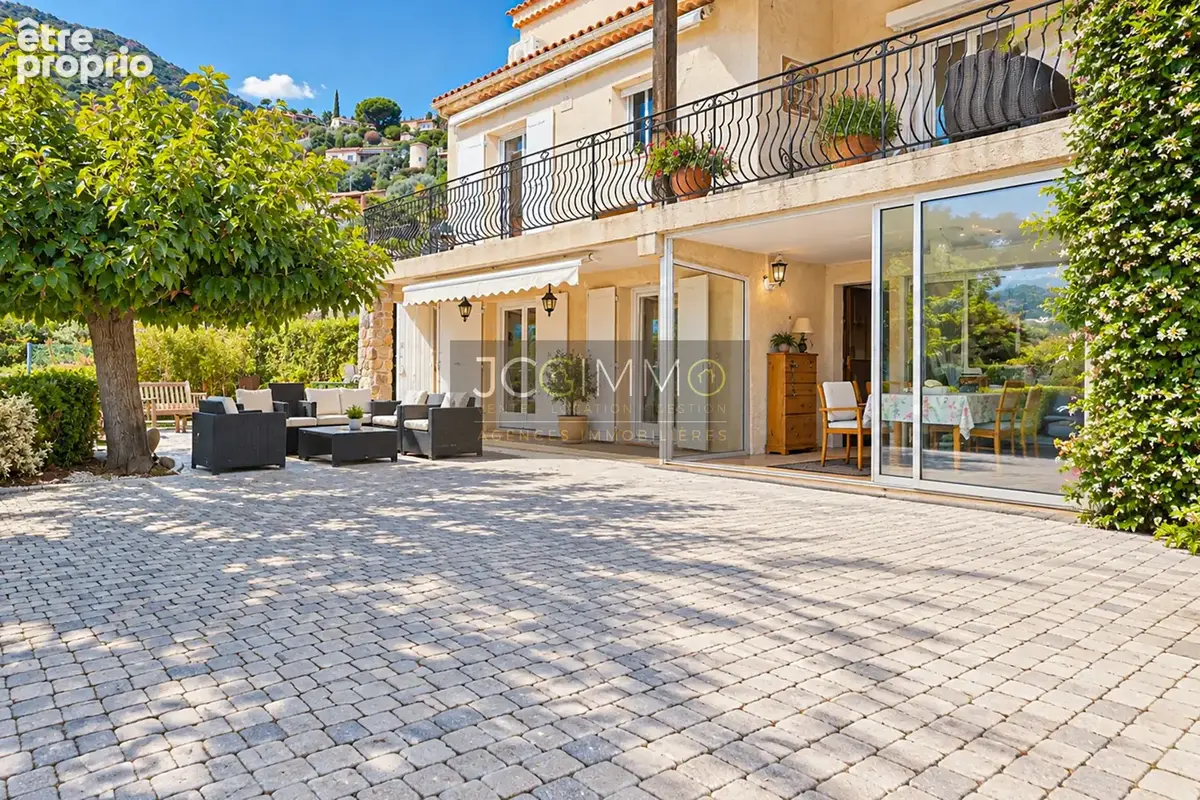 BAS DE VILLA 89 m2 avec vue dominante et 470 m2 de terrain privatif - photo 1