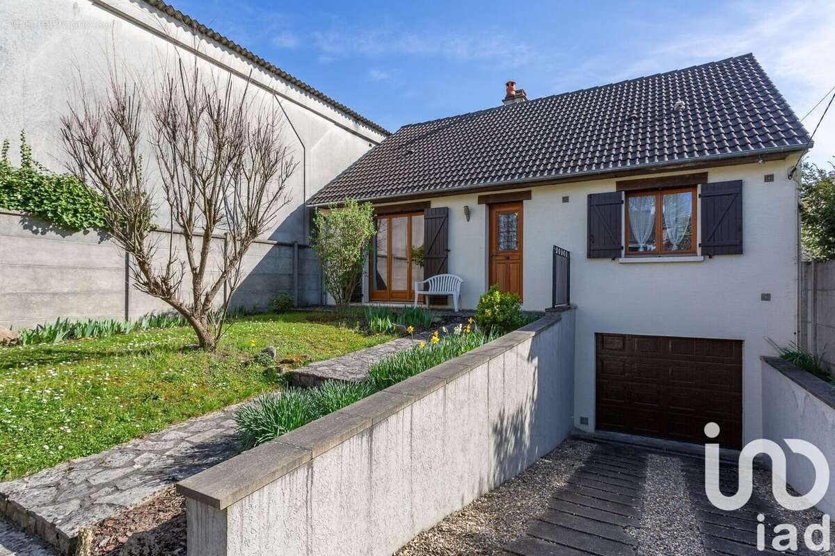 Photo 2 - Maison à VIRY-CHATILLON