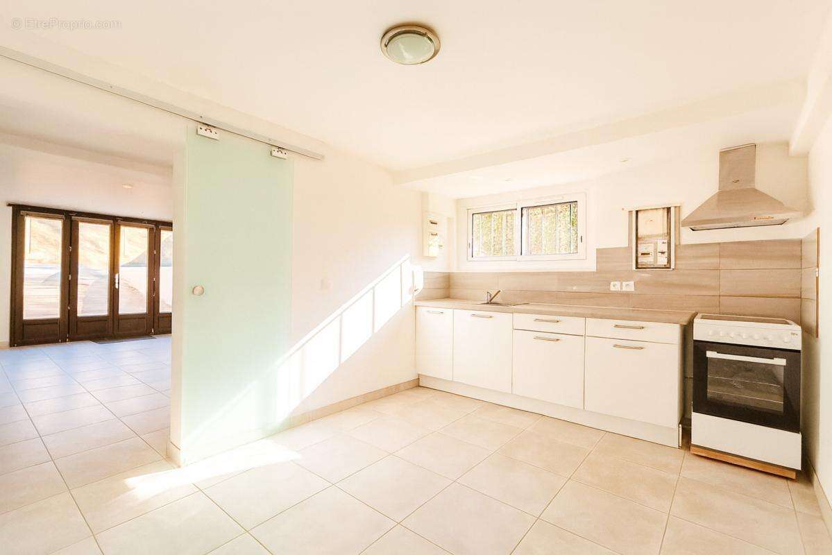 Maison à LA VILLEDIEU-DU-CLAIN