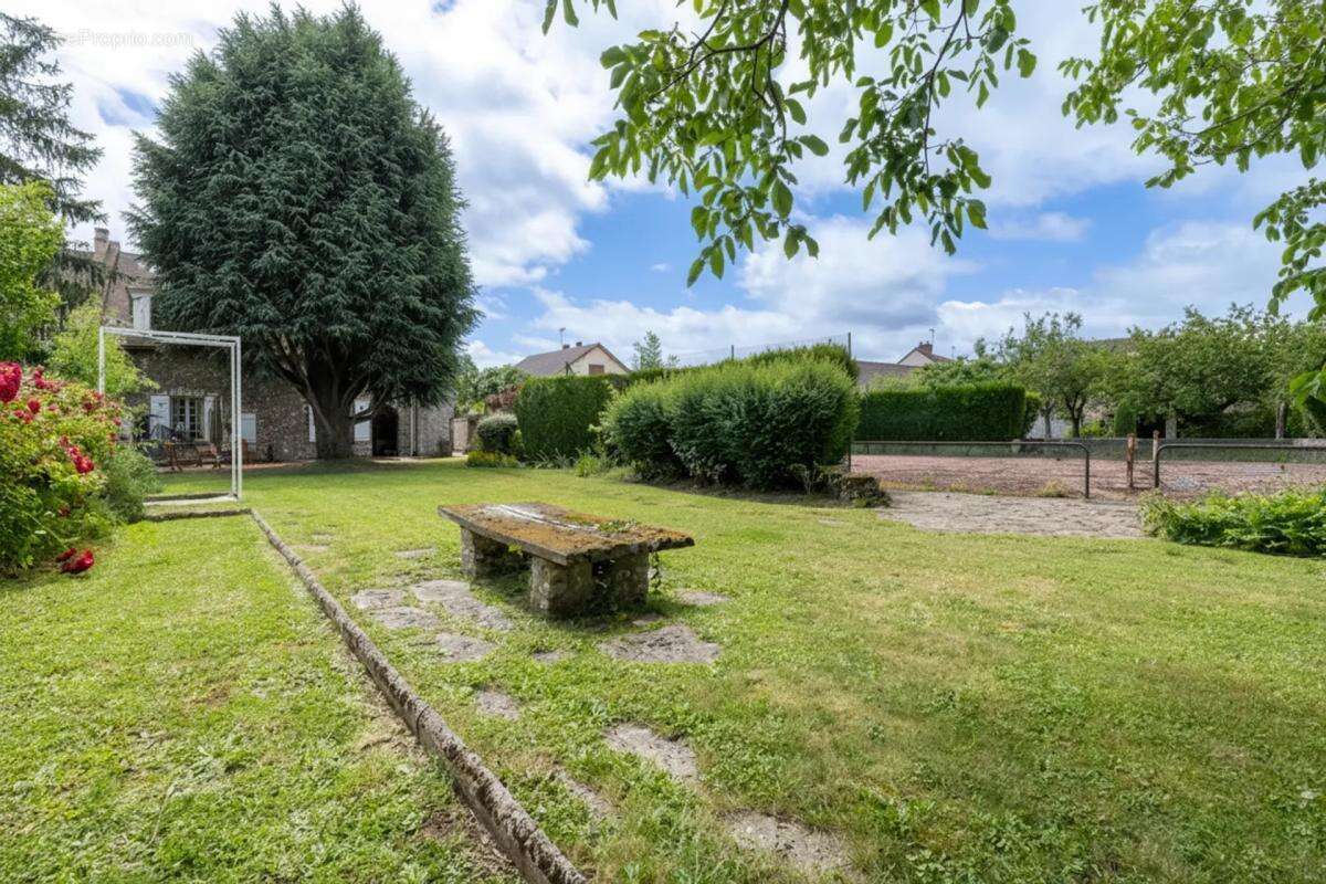 Maison de 8 pièces de 235 m² à Dammartin-en-Serve - photo 17