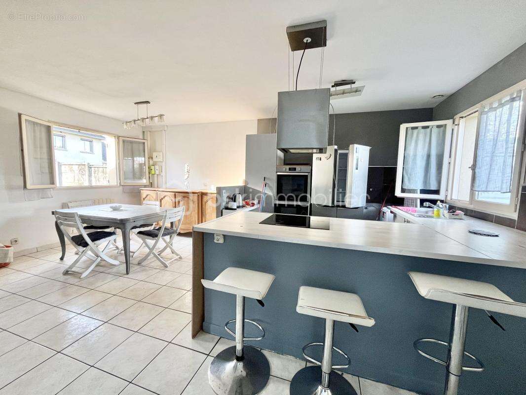 Maison à LES MUREAUX