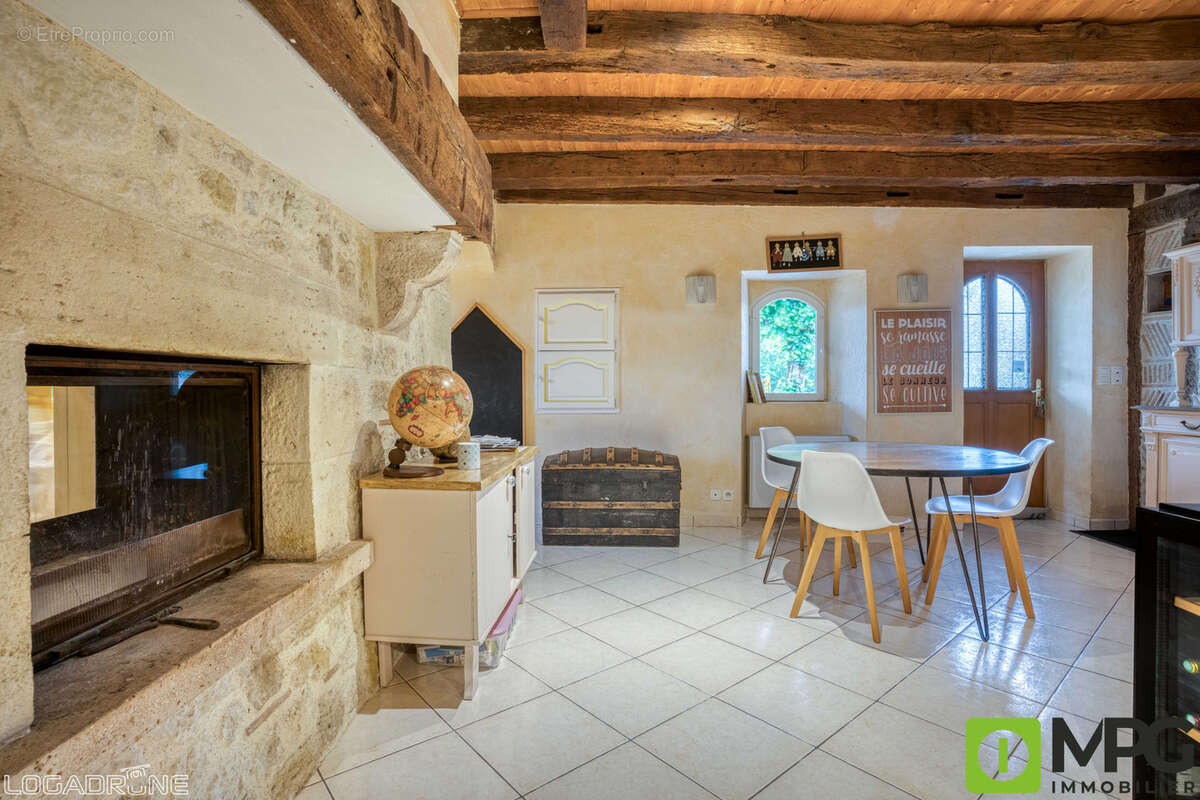 Maison à MONTAUT