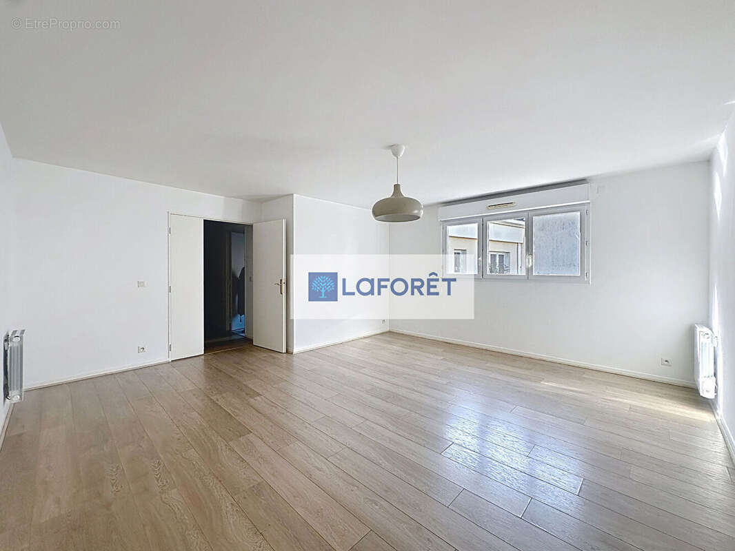 Appartement à SARTROUVILLE