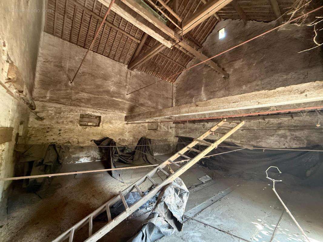 GIREMOUTIERS (77) - Grange à aménager - 120m² - photo 4