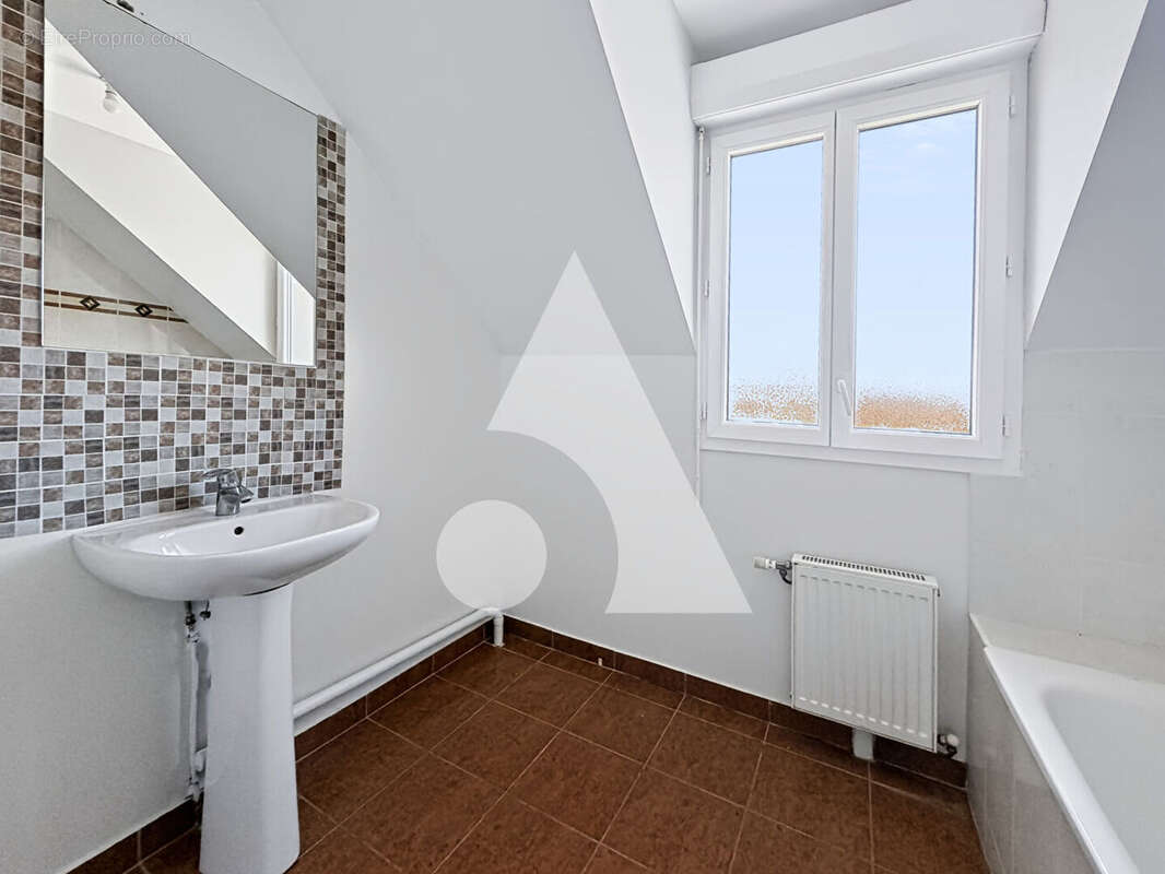 Maison avec sous-sol total et garage double à Frépillon 6 pièce(s) 128.1 m2 - photo 11