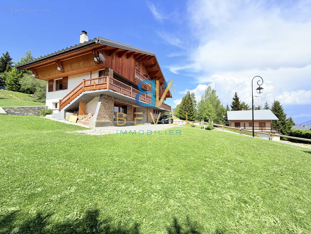 (73) LA TOUSSUIRE - Rare chalet familial - 4 appartements indépendants - Vue panoramique & sublime jardin - photo 4