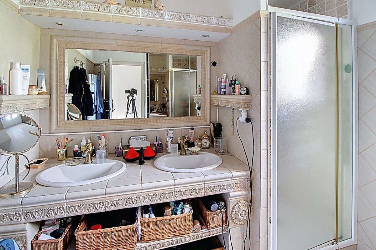 À VENDRE EN EXLUSIVITE!! Propriété  à TOURTOUR de 130m² + dépendance de 20m² + agrandissement possible + piscine le tout sur un  - photo 12