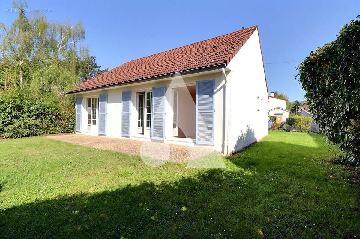 Maison à AUVERS-SUR-OISE
