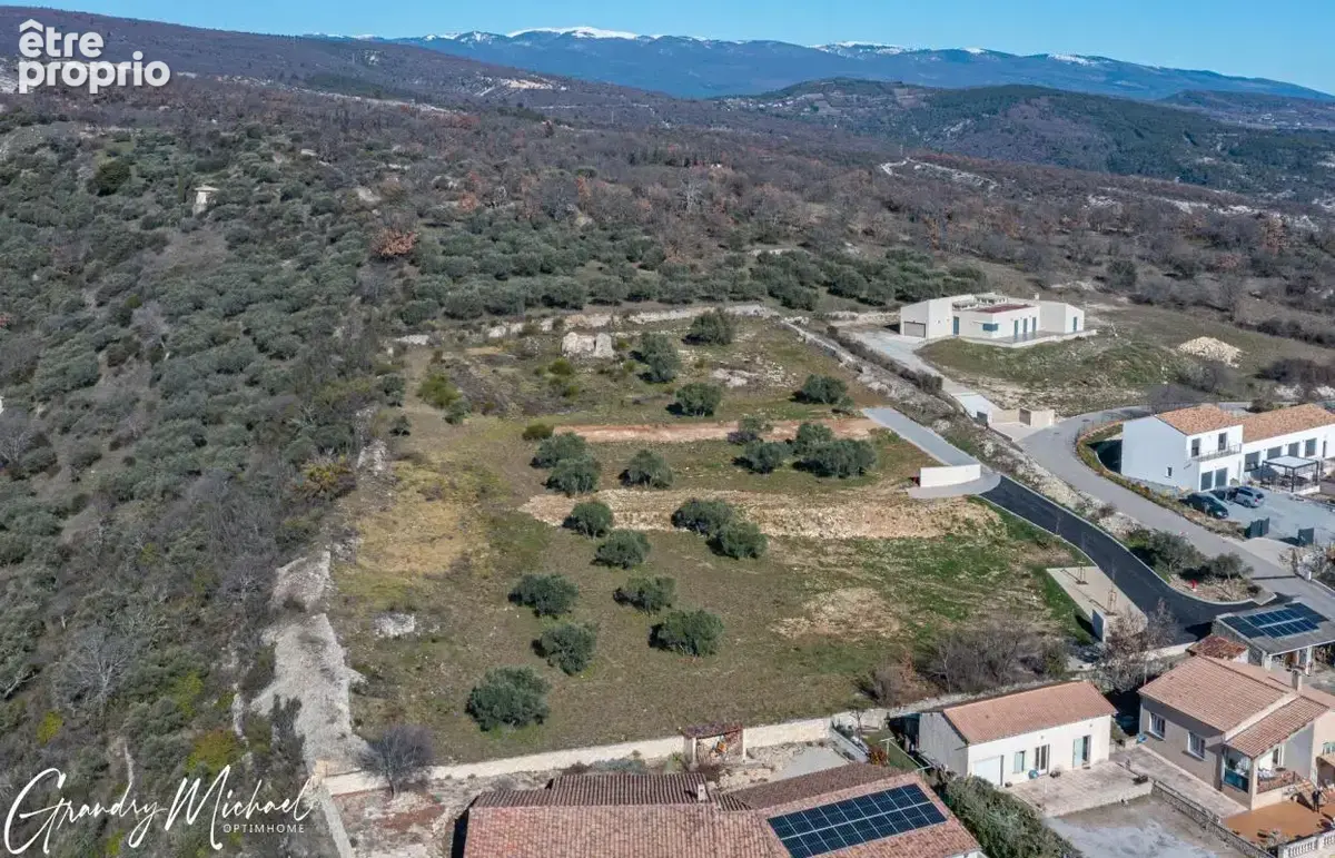 Terrain à FORCALQUIER