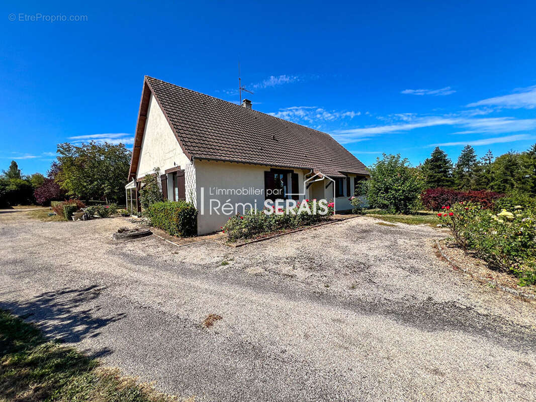 Pavillon de plain-pied avec sous-sol total, garage indépendant et aucun vis-à-vis ! - photo 16