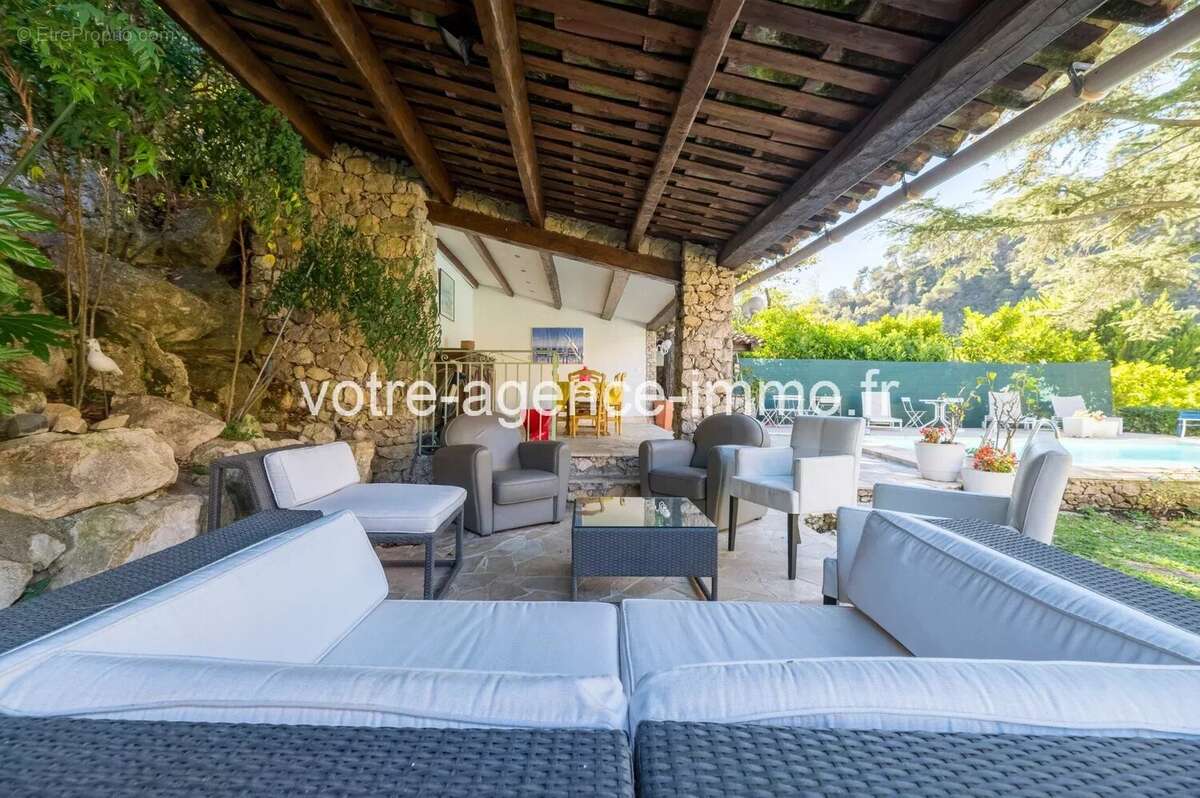 Maison à TOURRETTE-LEVENS