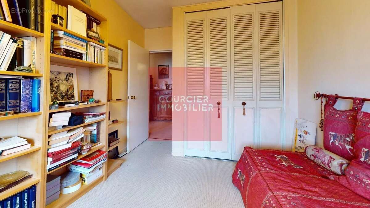Maison à LE MESNIL-SAINT-DENIS