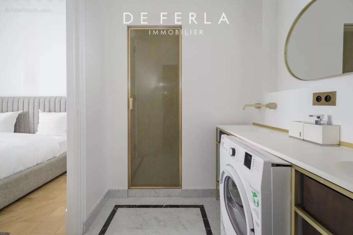 Appartement à PARIS-8E