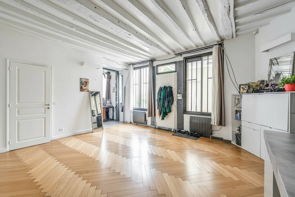 Appartement à PARIS-11E