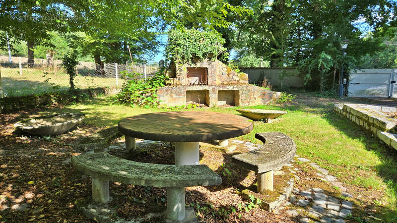 Maison à ORADOUR-SUR-GLANE