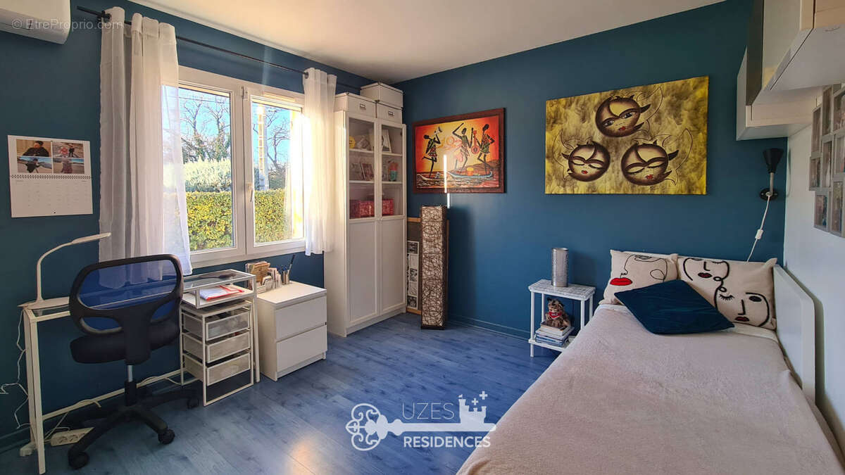 Maison à MONTAREN-ET-SAINT-MEDIERS