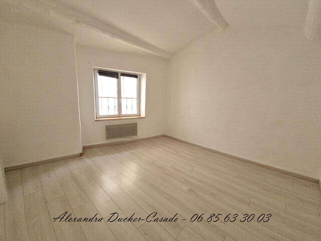 Maison à GREOUX-LES-BAINS