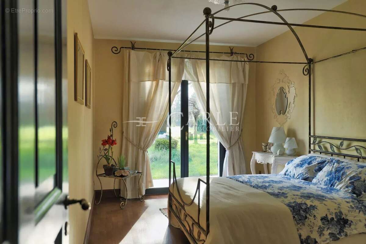 Maison à DECINES-CHARPIEU