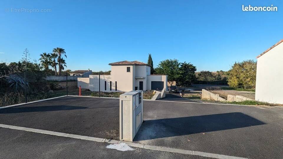 Terrain à NEZIGNAN-L&#039;EVEQUE