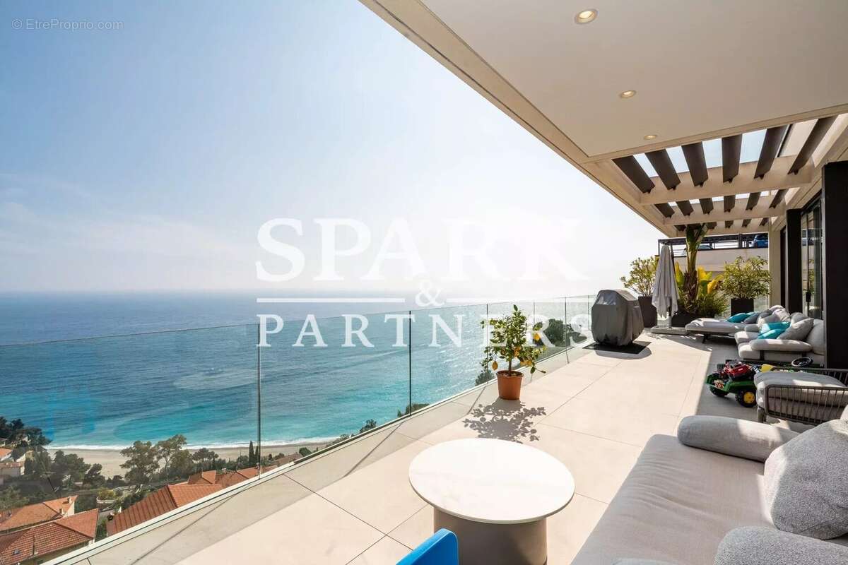 Appartement à ROQUEBRUNE-CAP-MARTIN