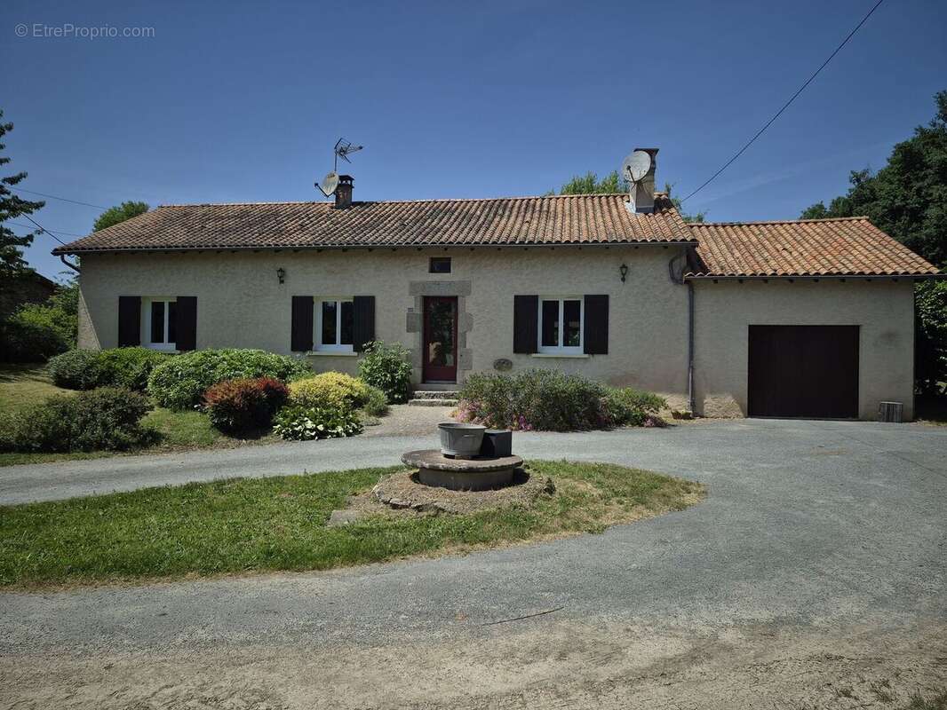 20260528143028 - Maison à CHAMPS-ROMAIN