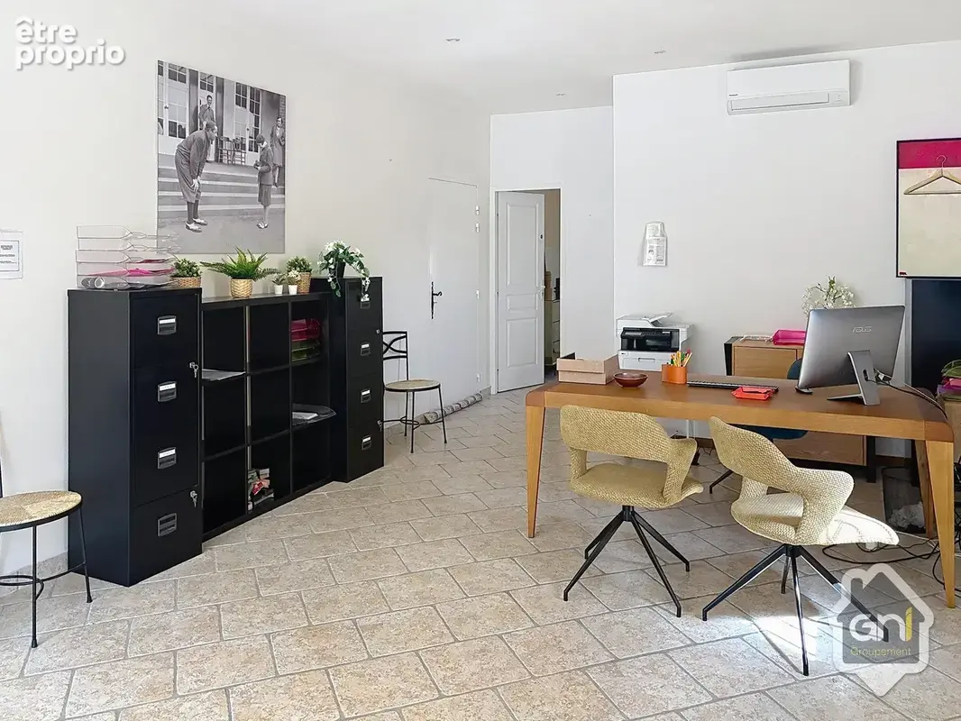 Vente de 2 bureaux et 11box de stockage - photo 6
